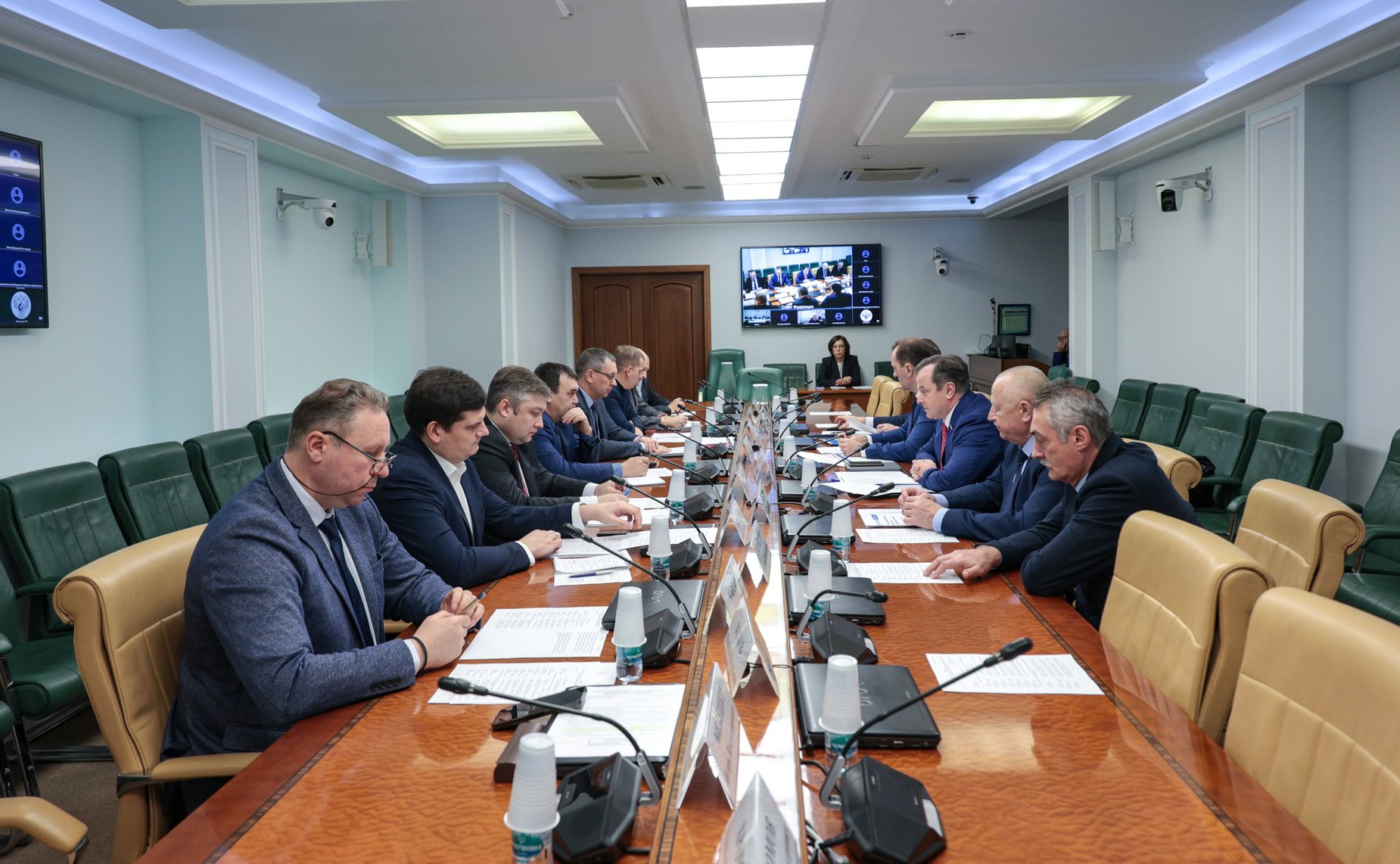 Круглый стол Комитета Совета Федерации по экономической политике «О совершенствовании законодательной базы обеспечения промышленной безопасности»