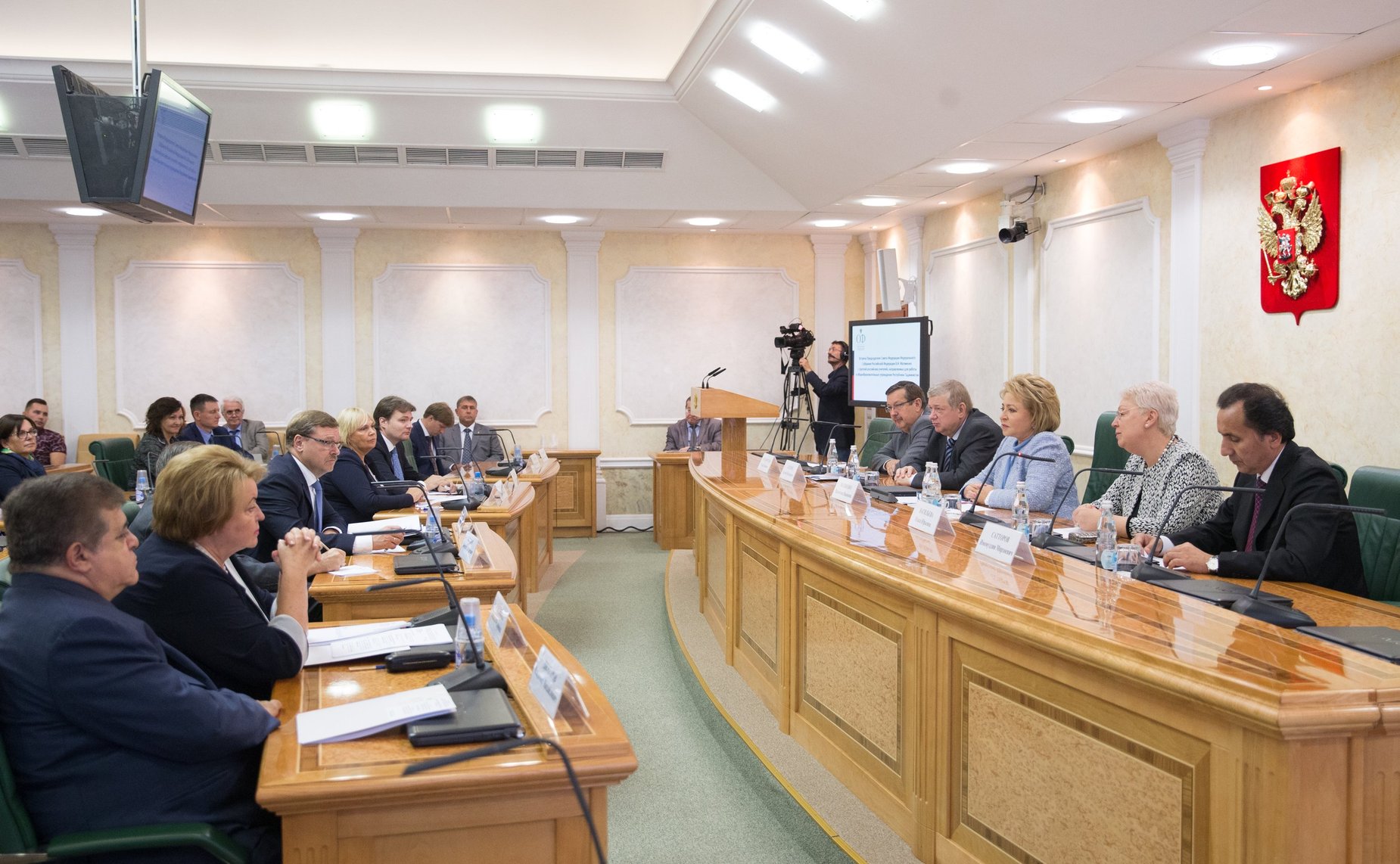 Валентина Матвиенко провела встречу с группой российских учителей, направляемых для работы в общеобразовательные учреждения Республики Таджикистан