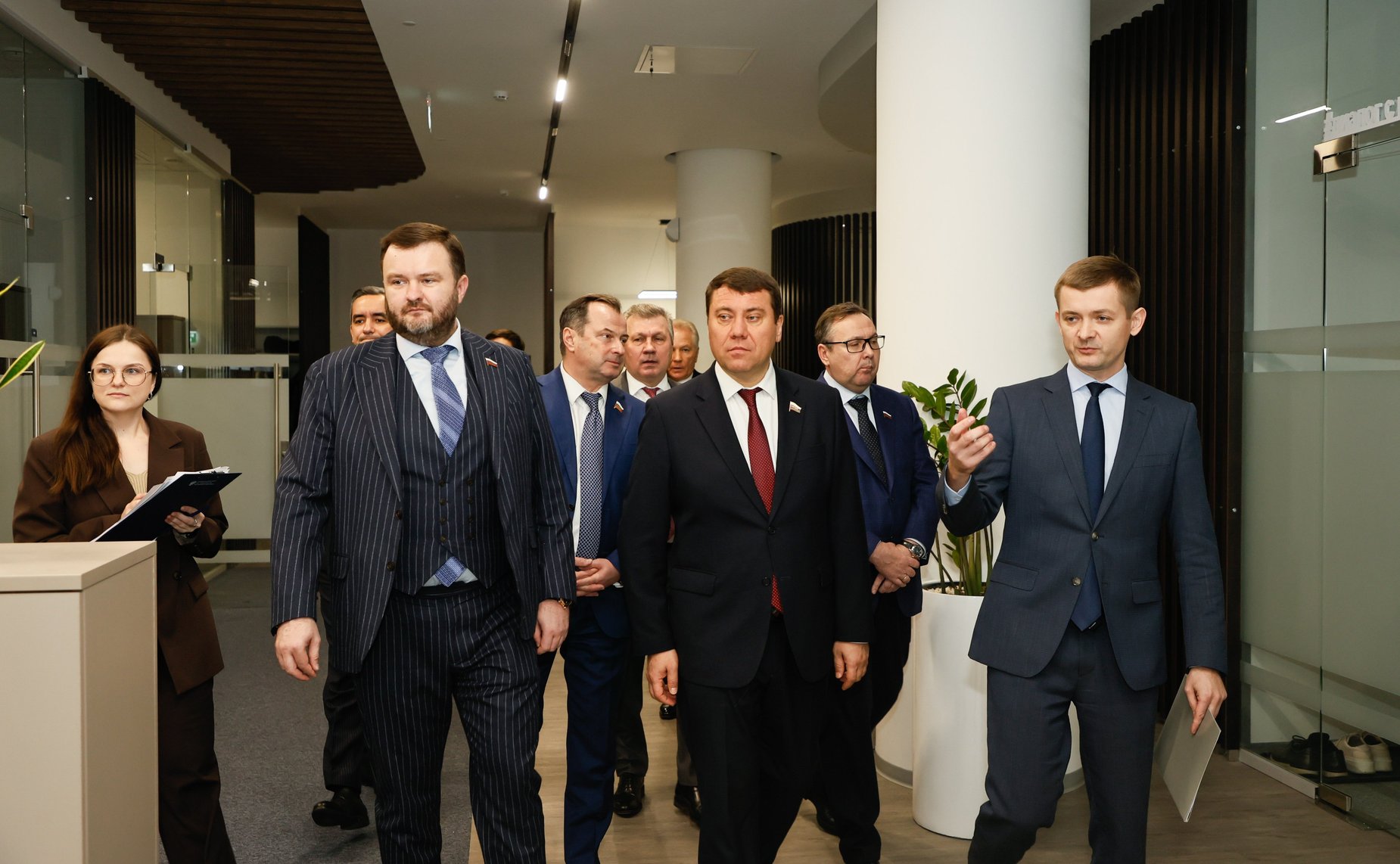 Сенаторы посетили Аналитический центр при Правительстве РФ