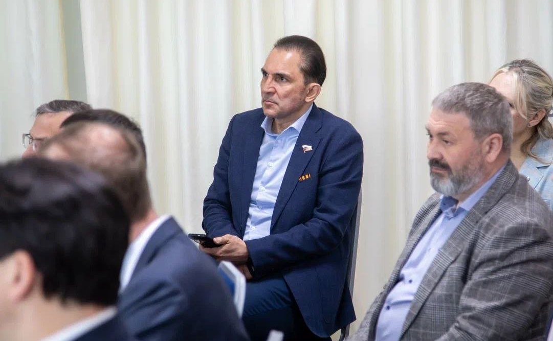 Андрей Хапочкин и губернатор Валерий Лимаренко встретились с активом регионального отделения общественной организации «Деловая Россия»