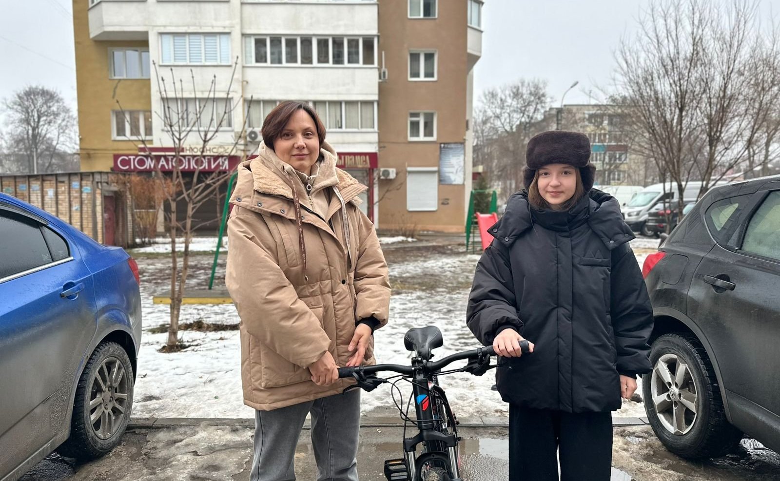 Александр Никитин помог исполнить новогоднюю мечту Елизаветы Гринчук из Тамбова, которая давно мечтала о велосипеде