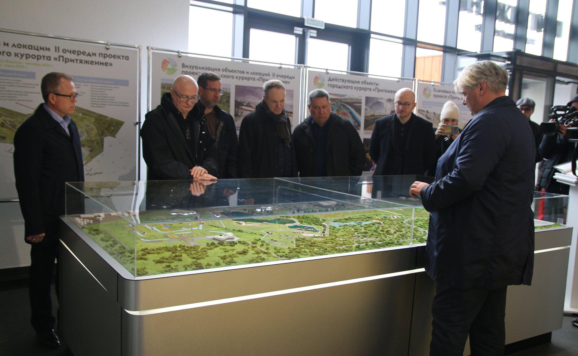 Сенаторы РФ посетили в Магнитогорске объекты промышленной и городской инфраструктуры