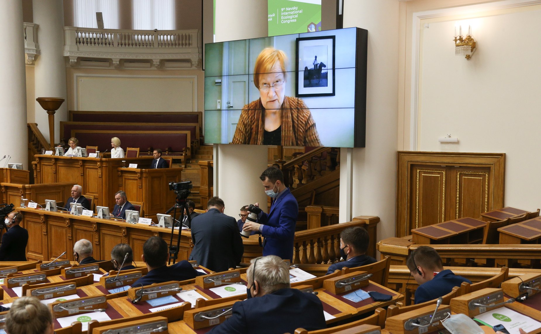 Пленарное заседание IX Невского международного экологического конгресса «Экология планеты — устойчивое развитие»