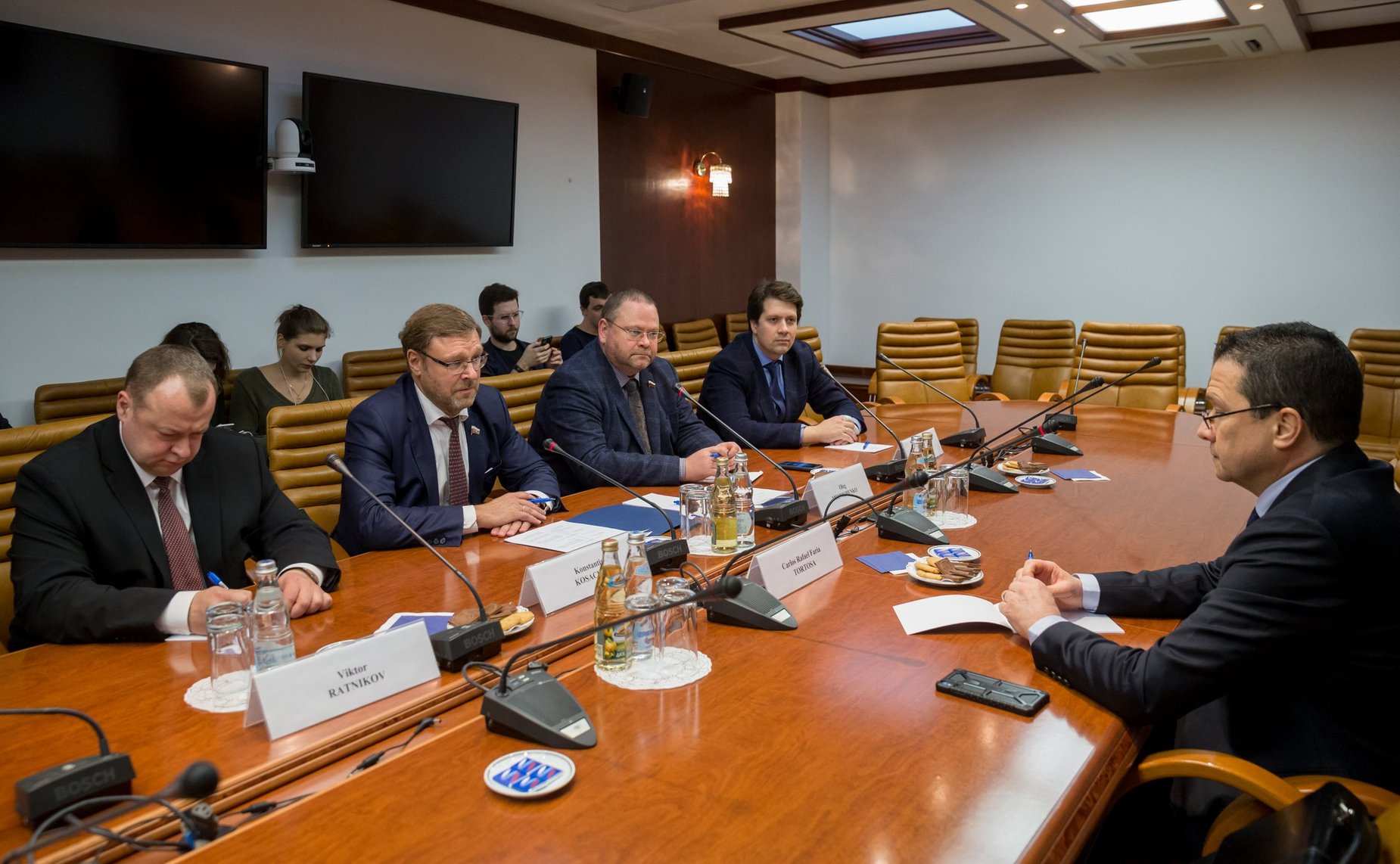 Встреча К. Косачева и О. Мельниченко с Чрезвычайным и Полномочным Послом Боливарианской Республики Венесуэла