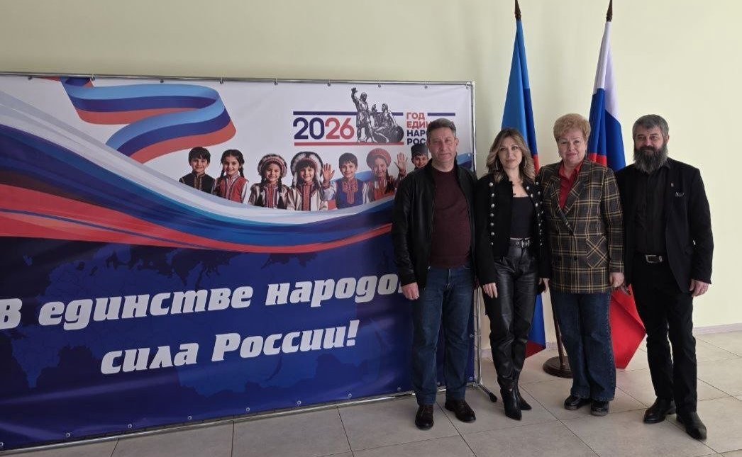 Ольга Бас в ходе поездки в регион посетила Меловской центральный дом культуры и Беловодскую детскую школу искусств