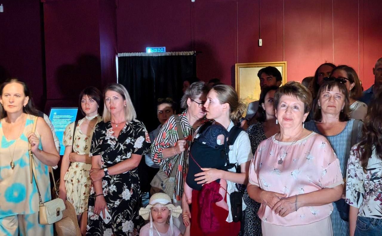 Екатерина Алтабаева приняла участие в акции в открытии выставки «К2. Куинджи-Крымов» в Российской галерее искусств