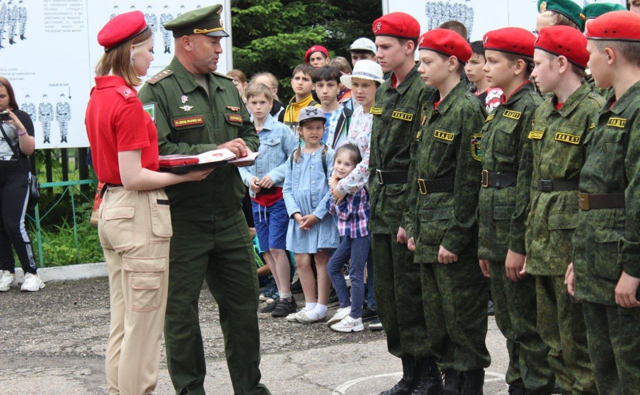 Юрий Валяев поздравил региональное отделение «Юнармии» в Еврейской автономной области с пятилетием создания
