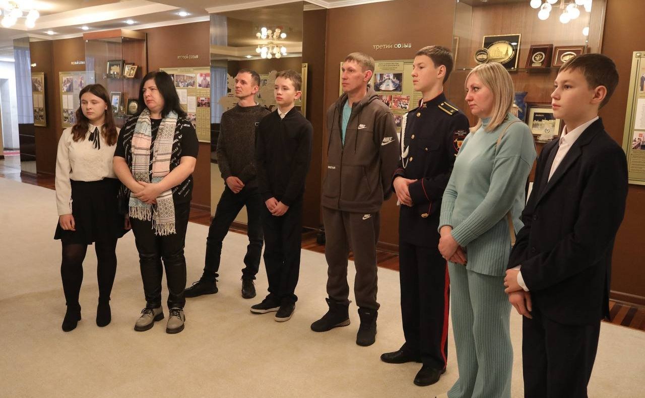 Сергей Рябухин и Айрат Гибатдинов приняли участие в прошедшей в регионе церемонии награждения юных героев памятными медалями Совета Федерации «За проявленное мужество»