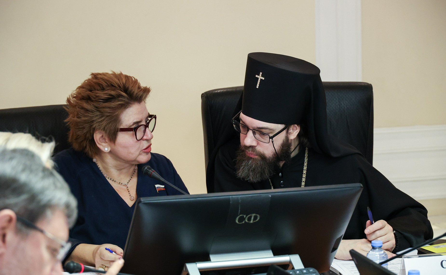 Круглый стол «Просветительство как механизм формирования духовно-нравственных оснований развития личности в современных условиях» (в рамках XII Рождественских парламентских встреч)