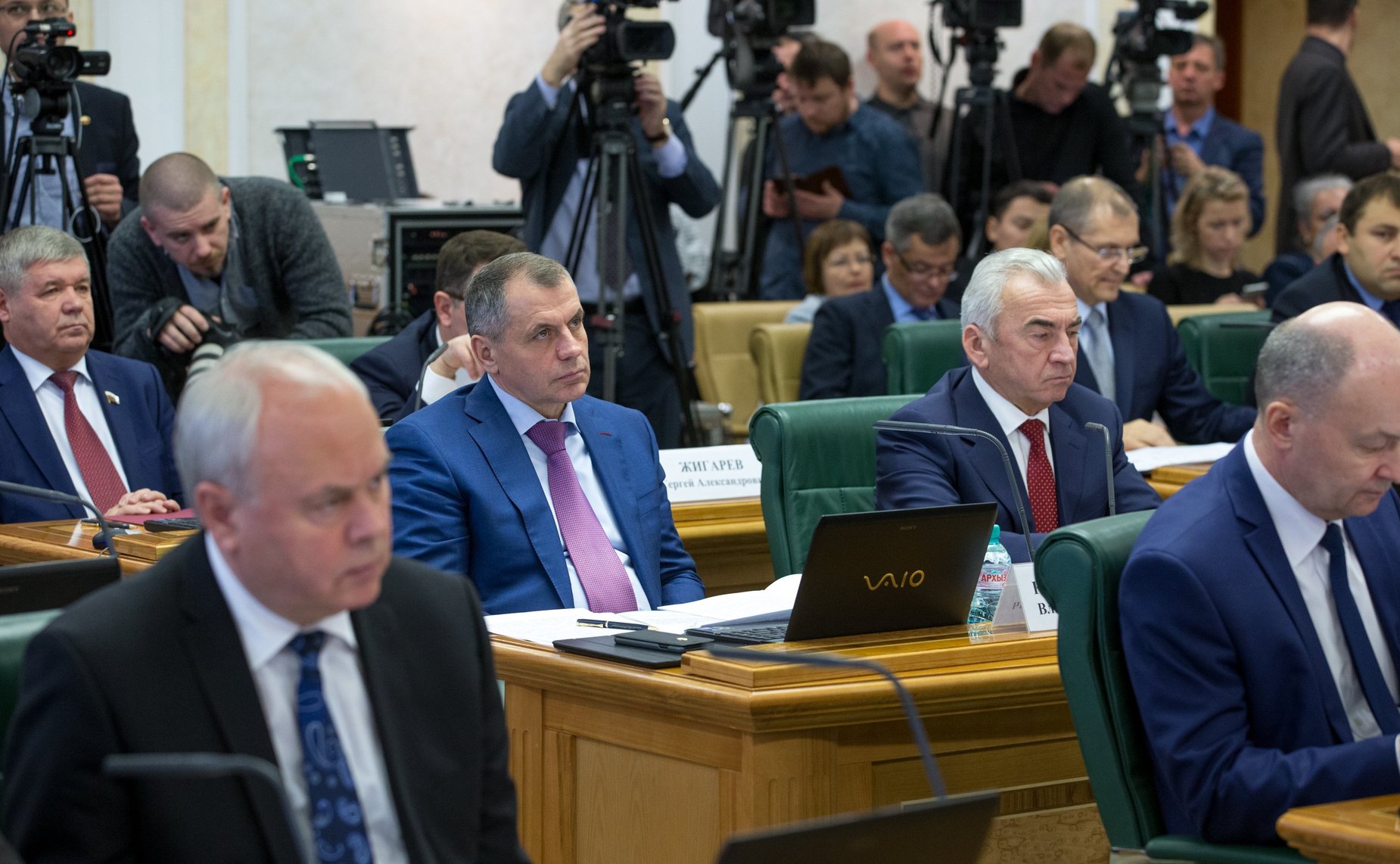 В. Константинов