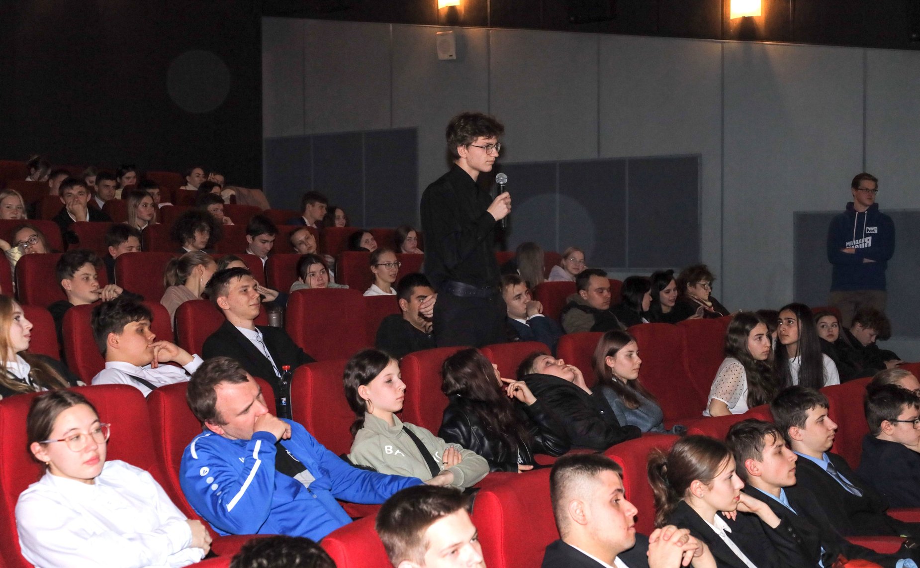 Александр Вайнберг встретился с молодогвардейцами в Нижегородской области