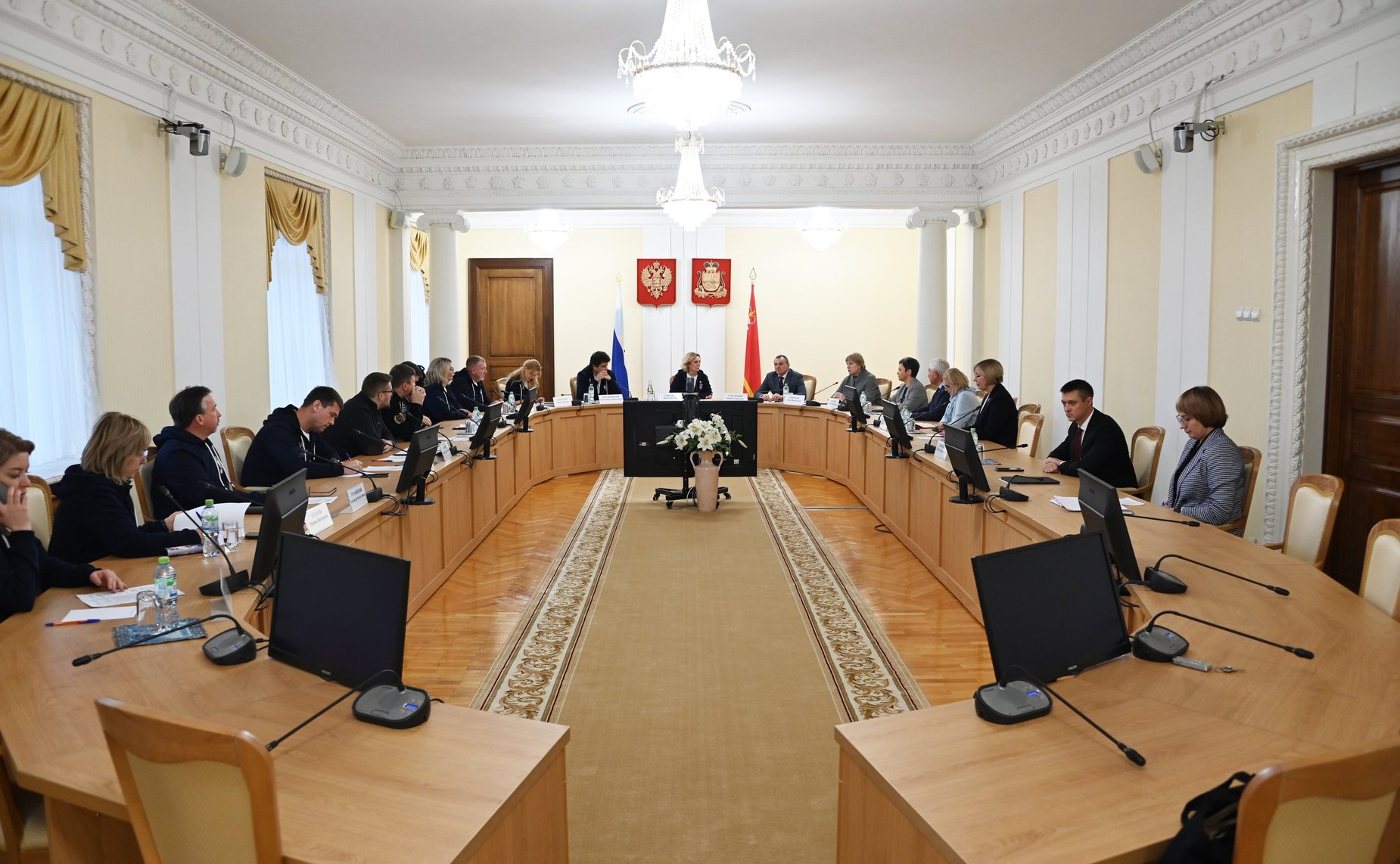 В правительстве Смоленской области состоялось совещание «Актуальные вопросы государственной политики в социальной сфере»