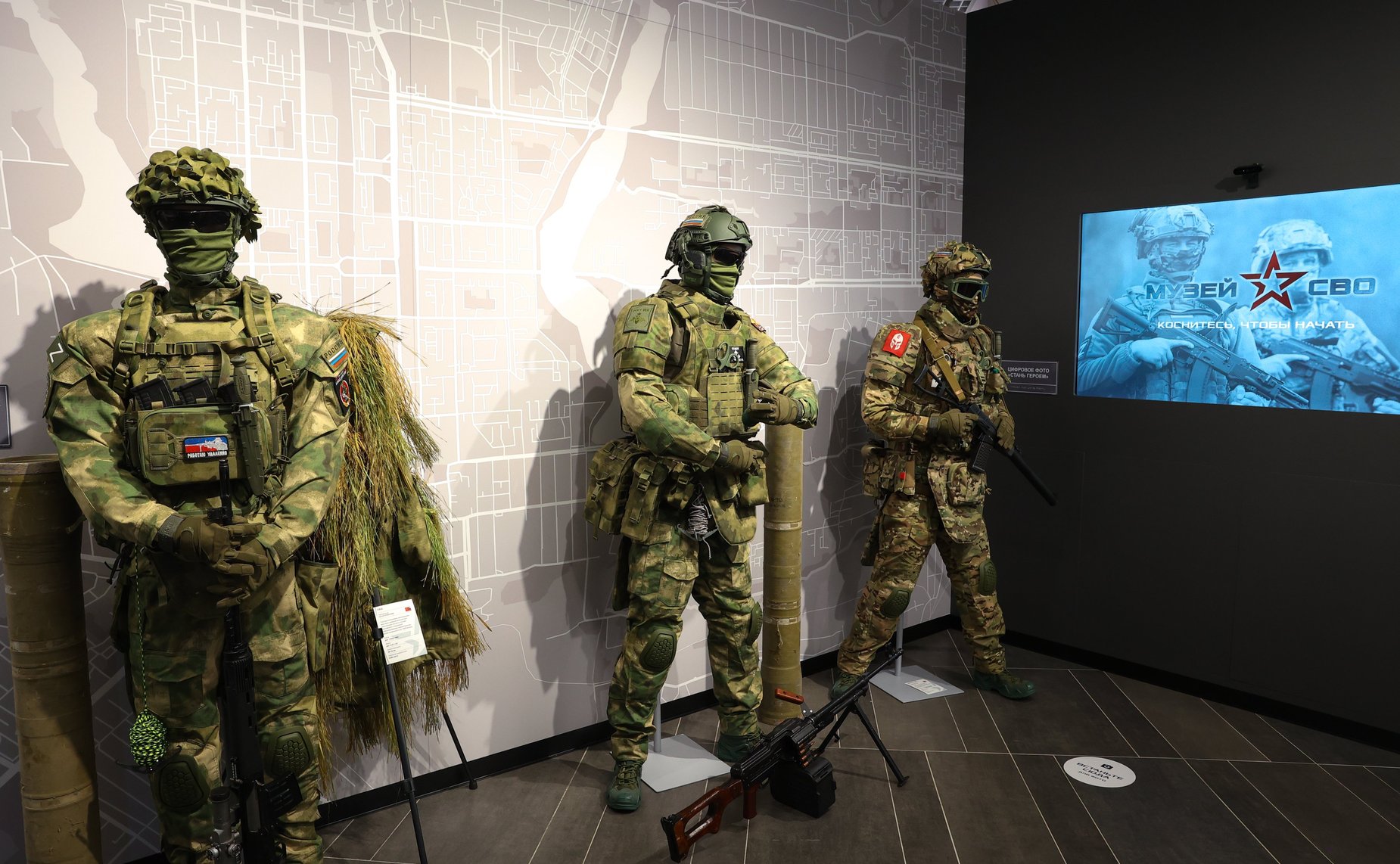 Владимир Якушев посетил Музей СВО в рамках рабочей поездки в Челябинскую область