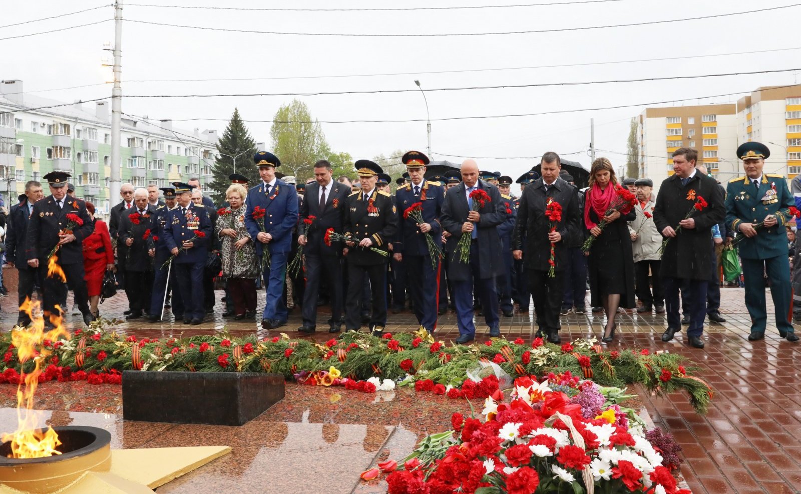 Оксана Хлякина приняла участие в праздничных мероприятиях, посвященных 77-летию годовщине Победы в Великой Отечественной войне