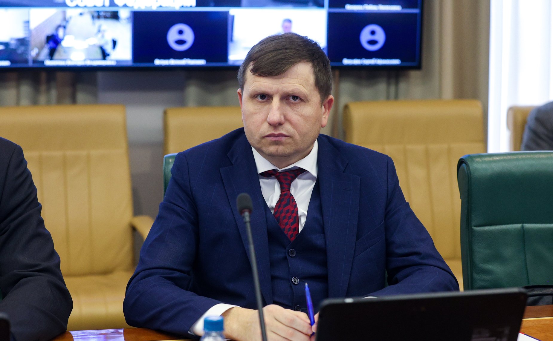 Круглый стол на тему «Проблемы эксплуатации жилищного фонда и объектов социальной инфраструктуры на вечномерзлых грунтах»
