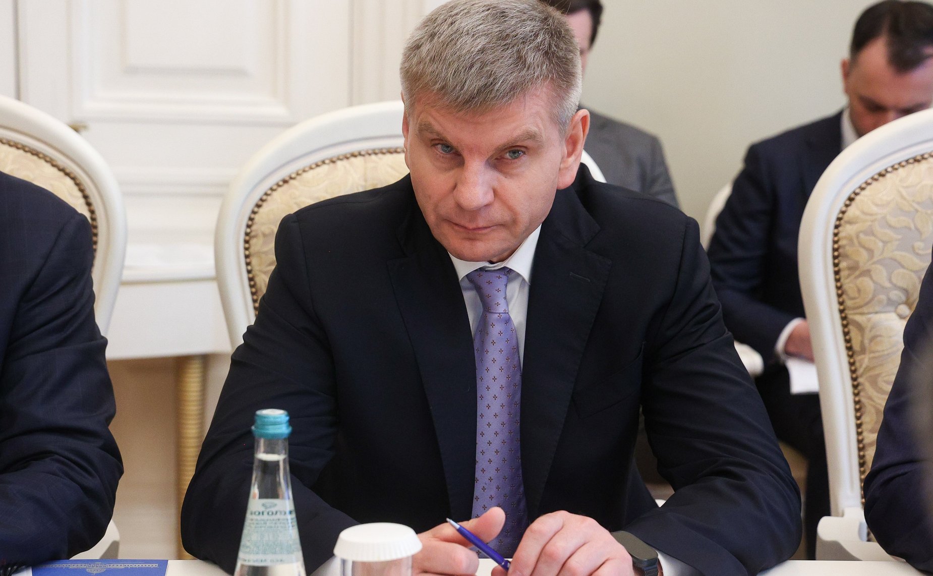 Геннадий Голов