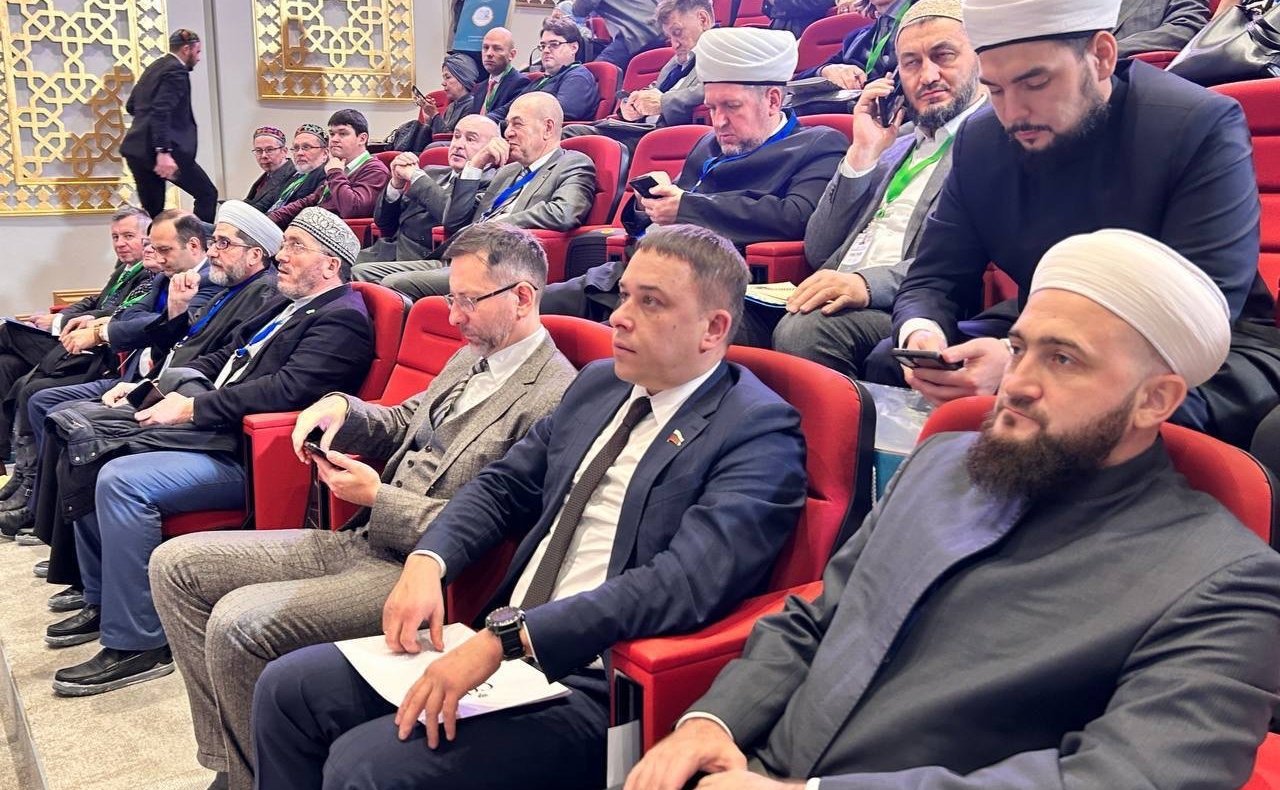 Айрат Гибатдинов принял участие в XIX Международном мусульманском форуме в Московской Соборной мечети