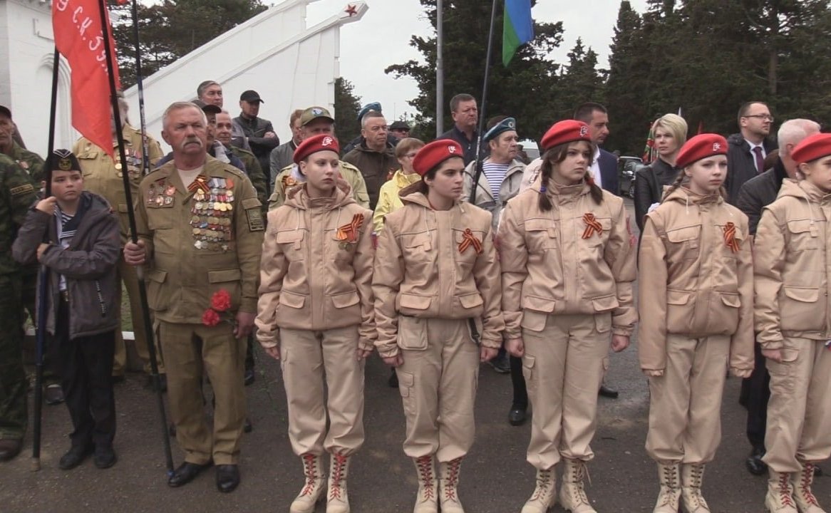 Торжественная церемония захоронения останков наших бойцов на Мемориальном кладбище в Севастополе