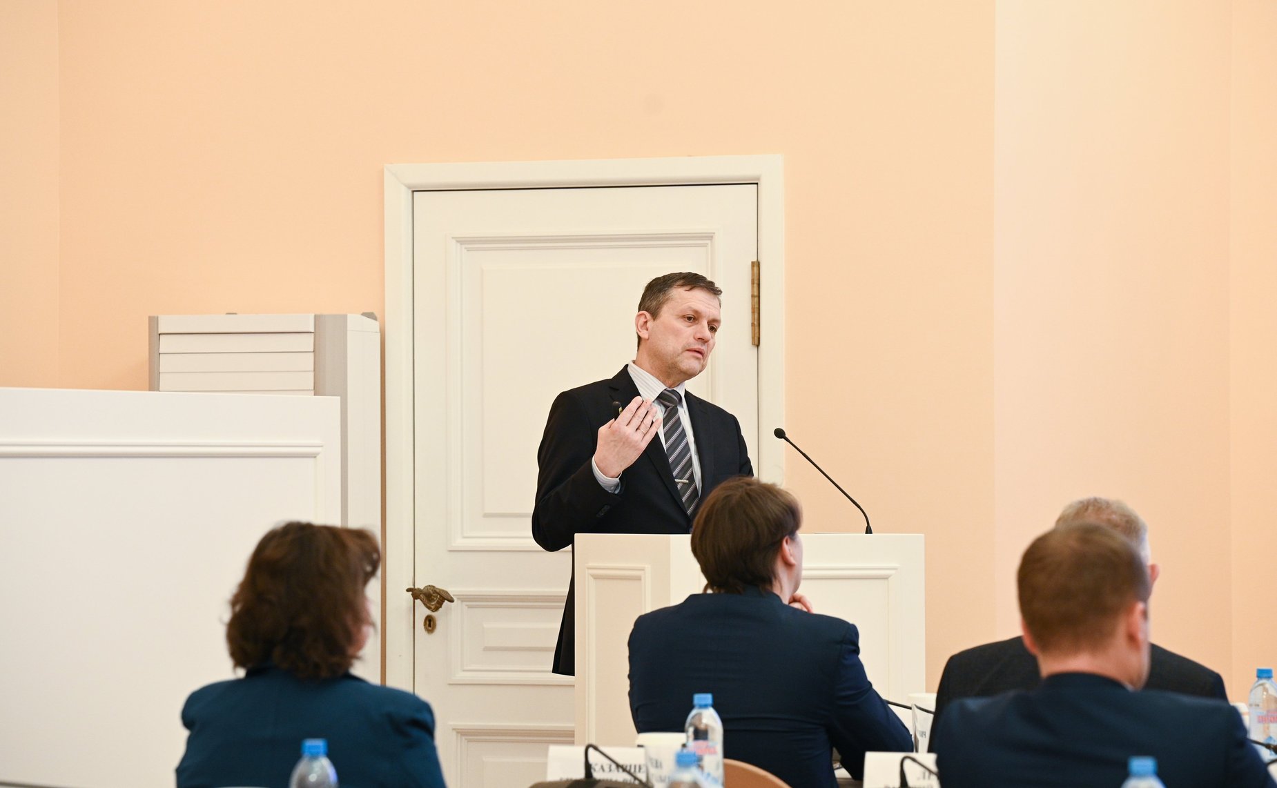 Андрей Серёжников провел секцию «Мемориализация войны и Победы: пространства и предметы памяти»