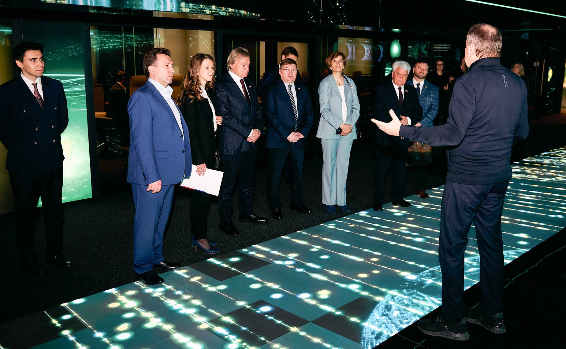 Члены Комиссии Совета Федерации по информационной политике и взаимодействию со СМИ посетили Центр кибербезопасности (SOC) Сбера, где ознакомились с работой банка по предотвращению мошенничества в режиме реального времени