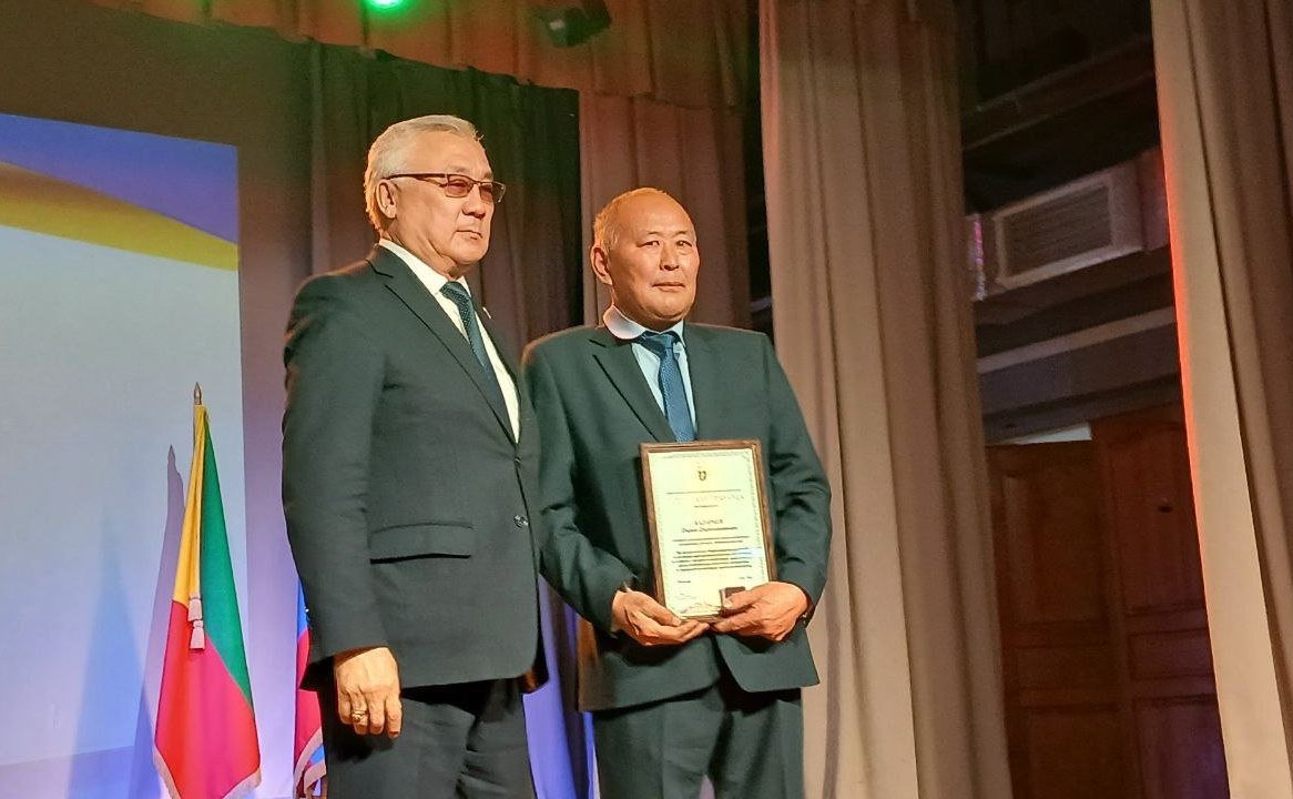 Баир Жамсуев в рамках работы в регионе в Агинском принял участие в совещании по итогам работы администрации Агинского Бурятского округа за 2024 год и задачах на 2025