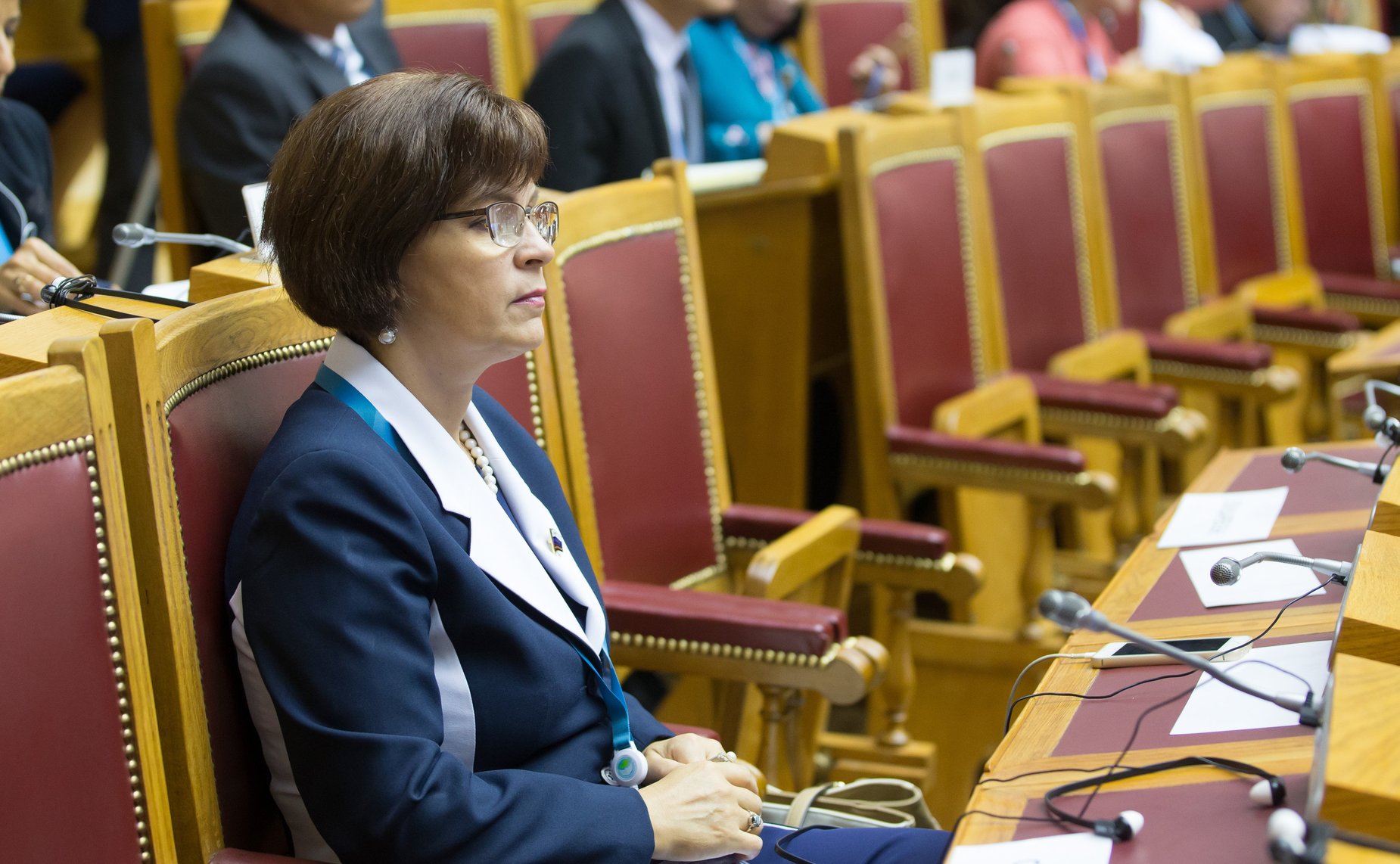 Елена Попова