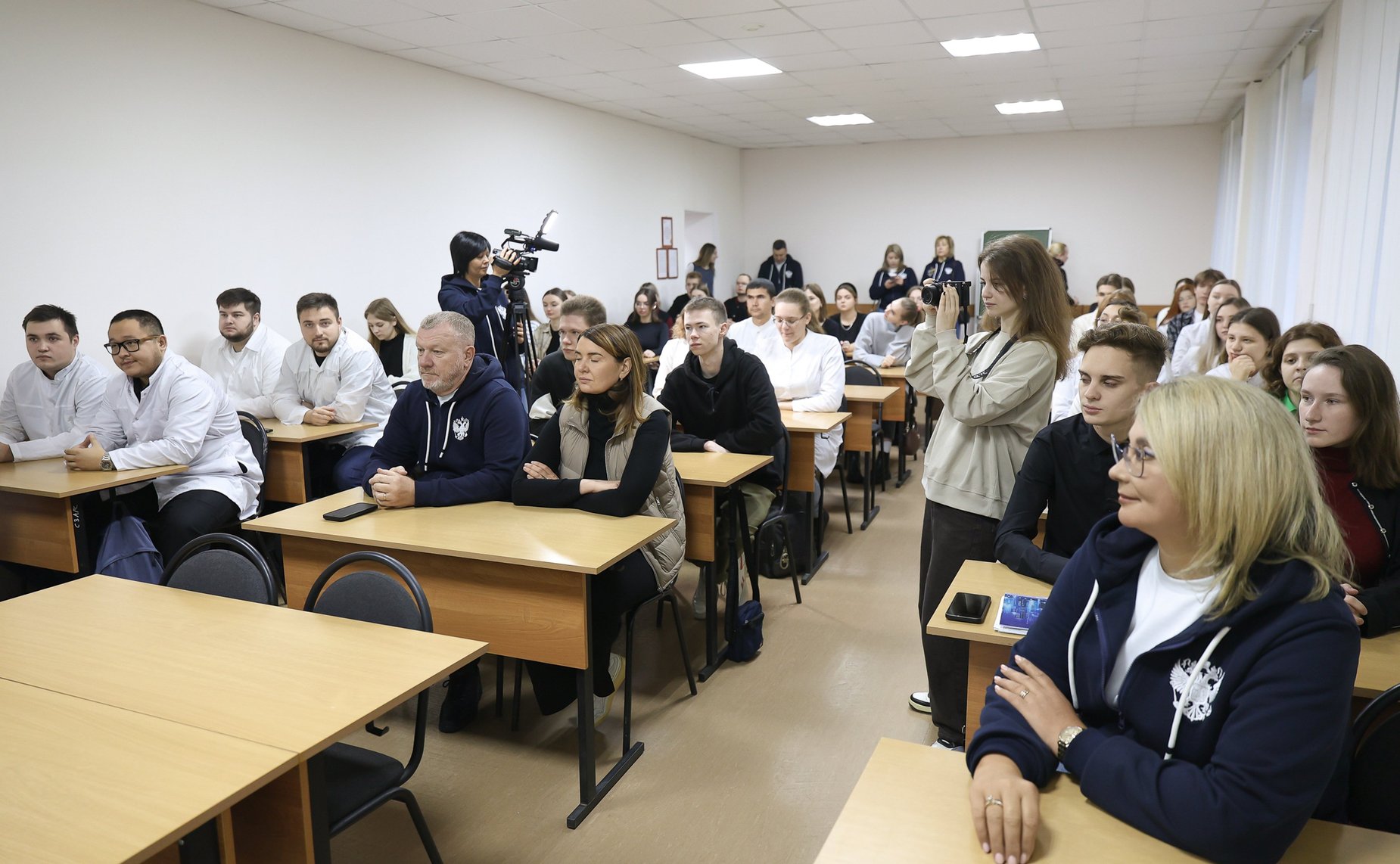 Сенаторы РФ приняли участие в открытии образовательного курса для слушателей Академии молодых политиков в Новгородском филиале РАНХиГС