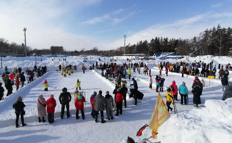 В Сахалинской области стартовал традиционный турнир «Хоккей в валенках»
