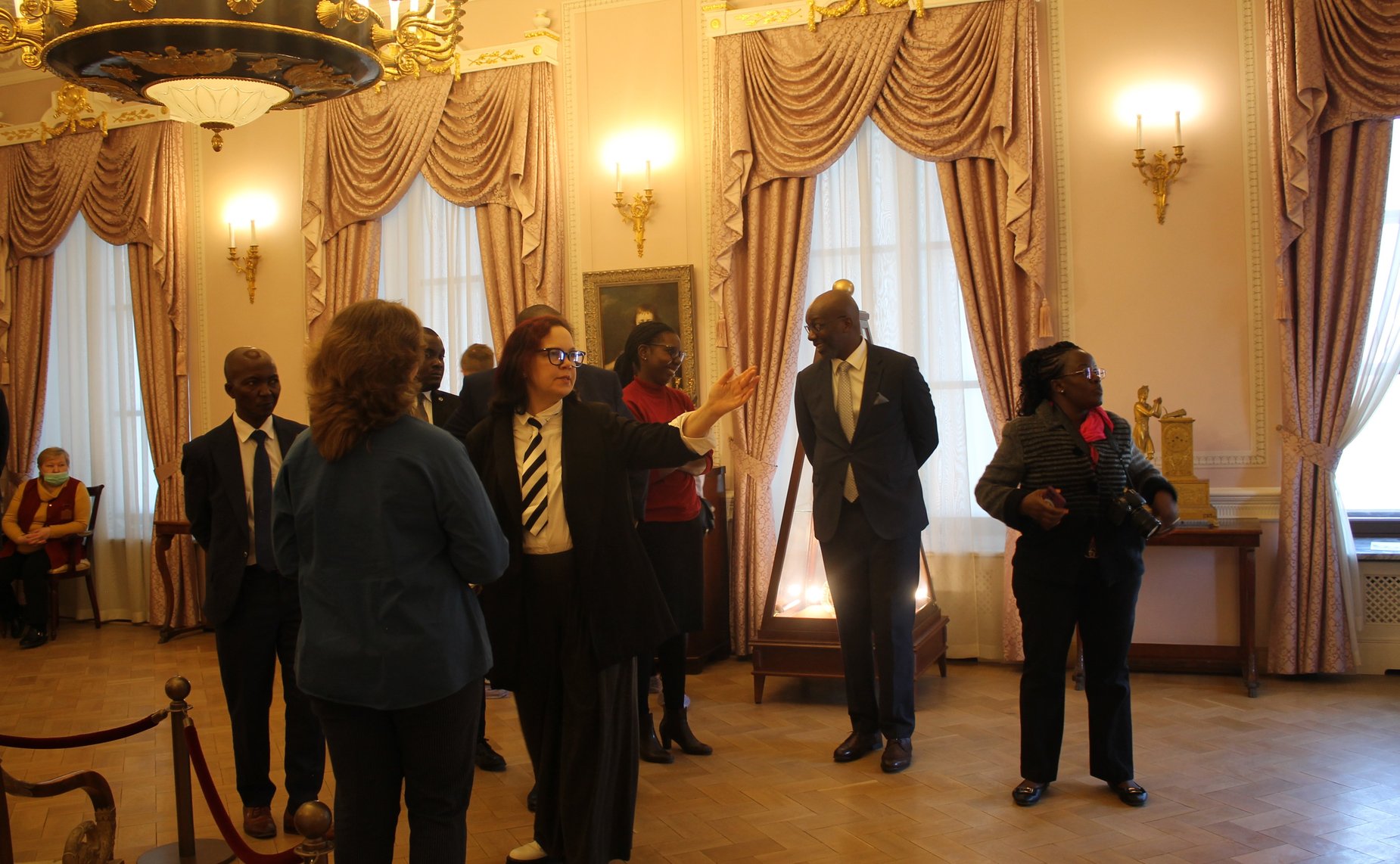 Делегация Зимбабве во главе с председателем Сената Парламента Республики Мейбл Чиномоной посетила Тверскую область. Поездка прошла в рамках официального визита в Россию, состоявшегося по приглашению Председателя СФ Валентины Матвиенко