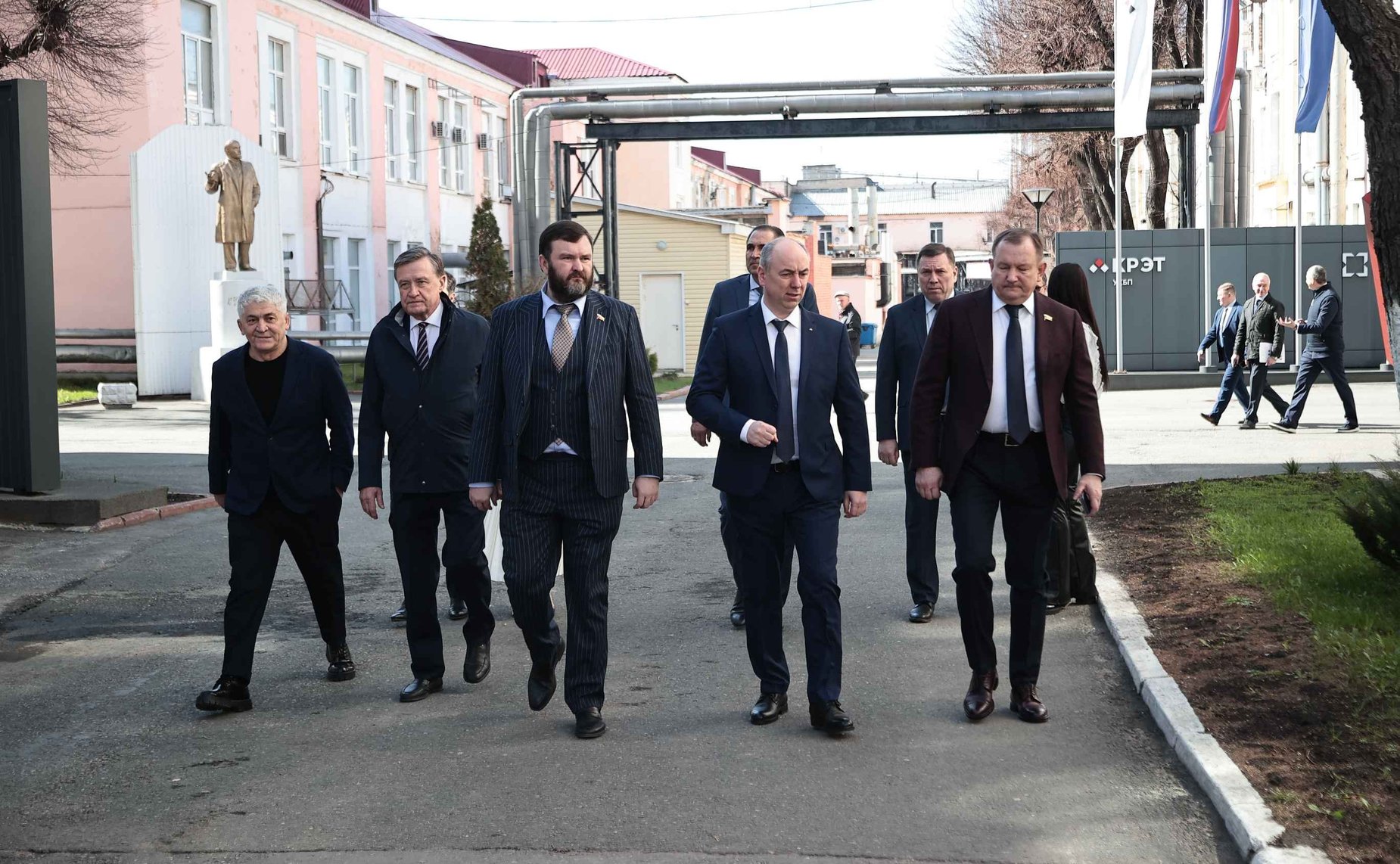 Сенаторы РФ посетили АО «Ульяновское конструкторское бюро приборостроения»