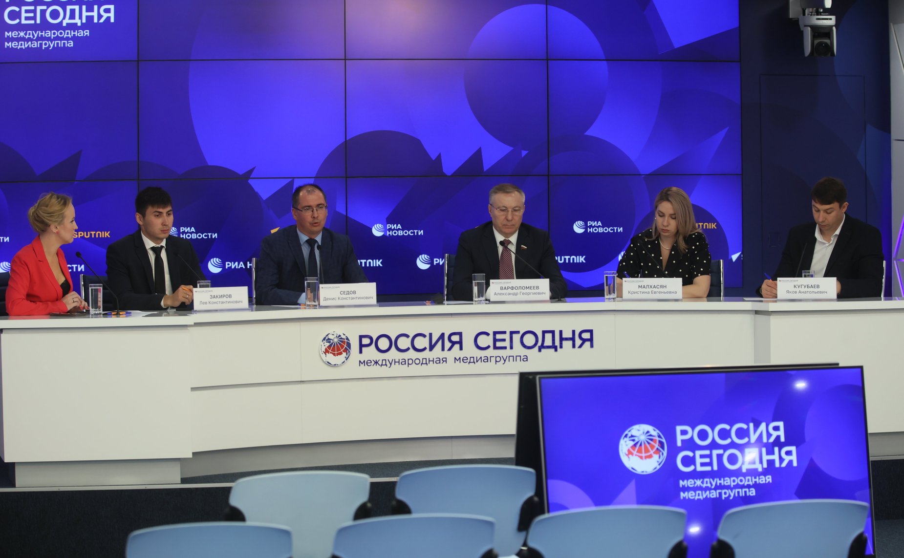 Палата молодых законодателей при СФ подвела итоги работы весенней сессии