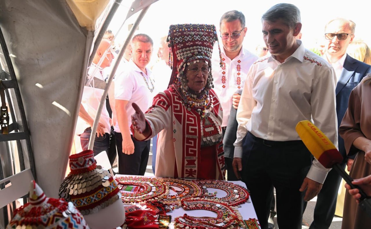 Николай Владимиров поздравил земляков с чувашским праздником «Акатуй»