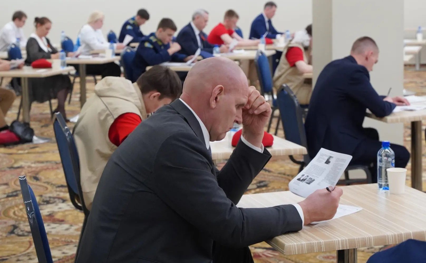 Александр Карелин принял участие в патриотической акции «Диктант Победы» в Новосибирской области