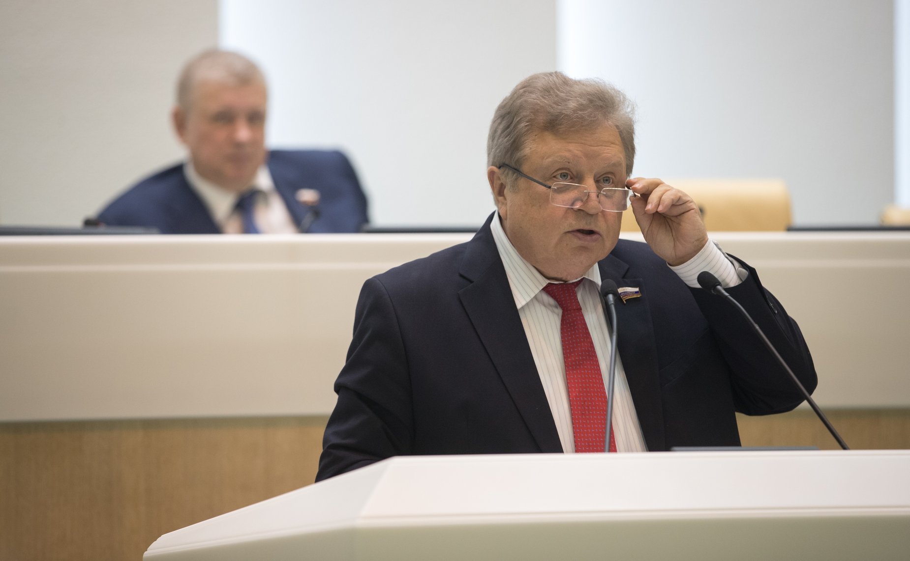 Е. Серебренников