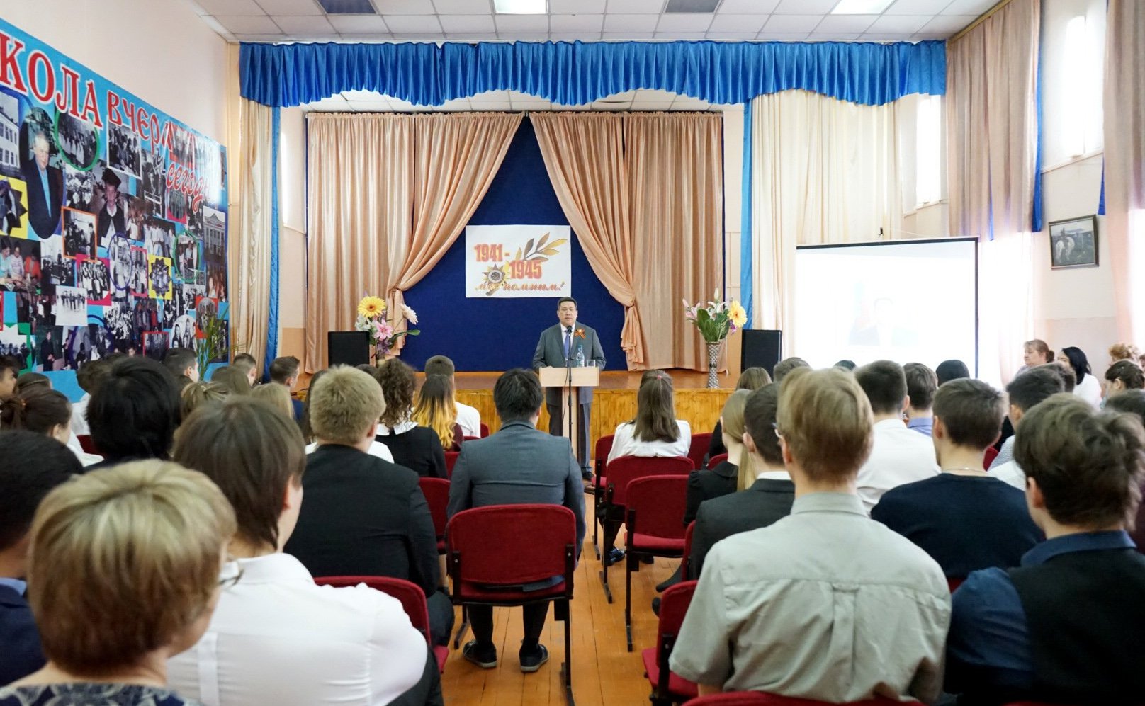 Владимир Полетаев провел урок мужества для школьников