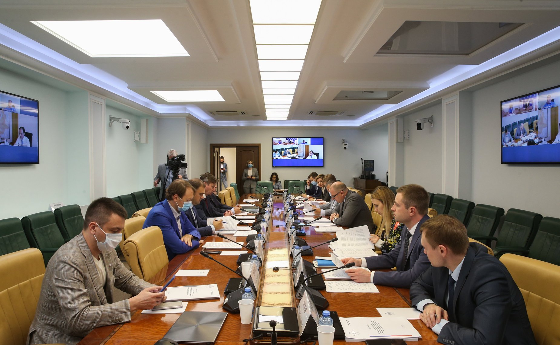 Парламентские слушания на тему «Законодательное обеспечение совершенствования информационной инфраструктуры и цифровых технологий как условие опережающего социально-экономического развития страны»