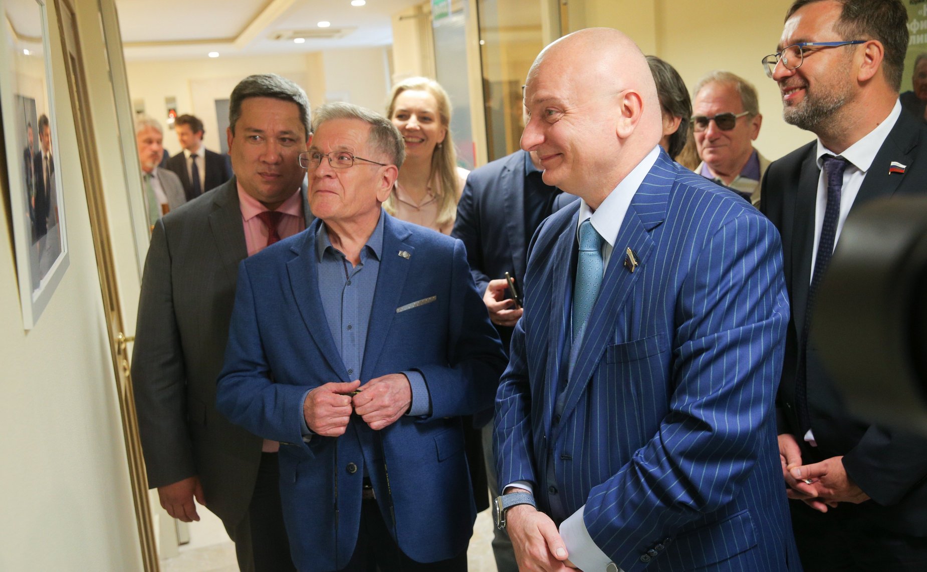 Открытие в СФ фотовыставки фотографа Ю. Инякина «Не очень официальные лица»