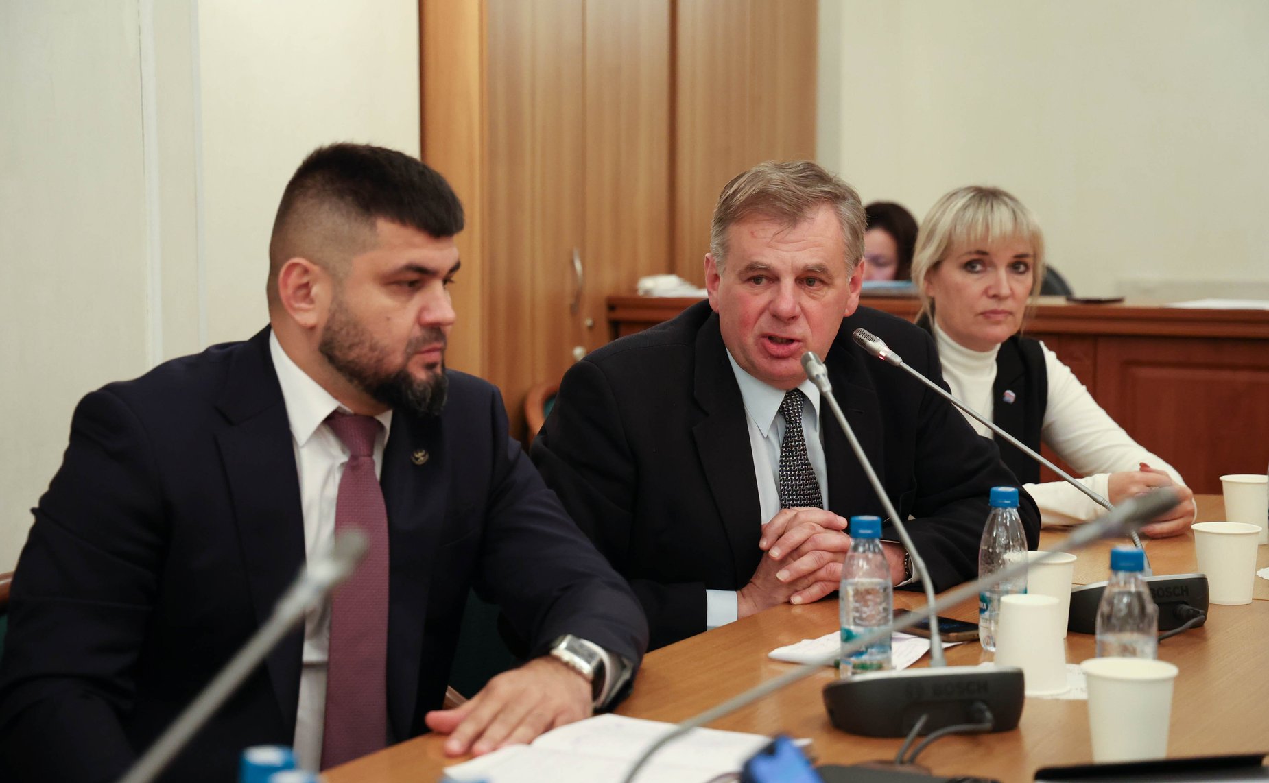 Сенаторы обсудили успешные практики и предложения по развитию НКО