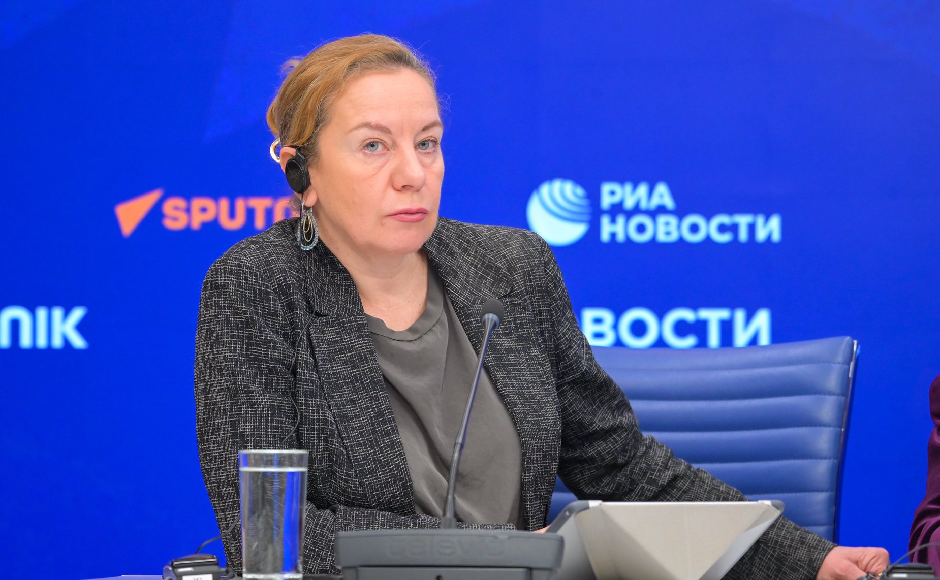 Видеомост Москва — Пекин: «Якорь стабильности и крылья развития: новая архитектоника глобального управления глазами экспертов из Китая и России»