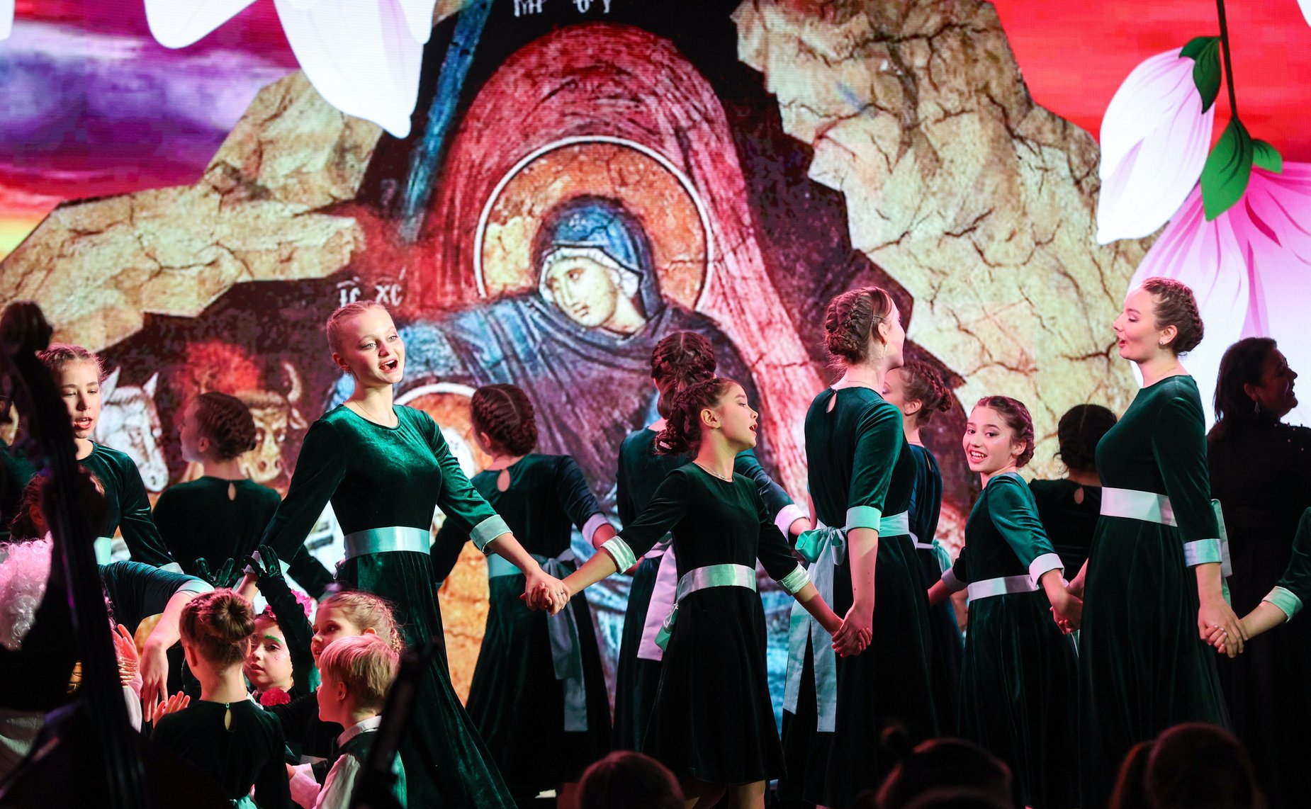 По инициативе Валентины Матвиенко в Таврическом дворце Санкт-Петербурга организована Рождественская елка для детей участников СВО