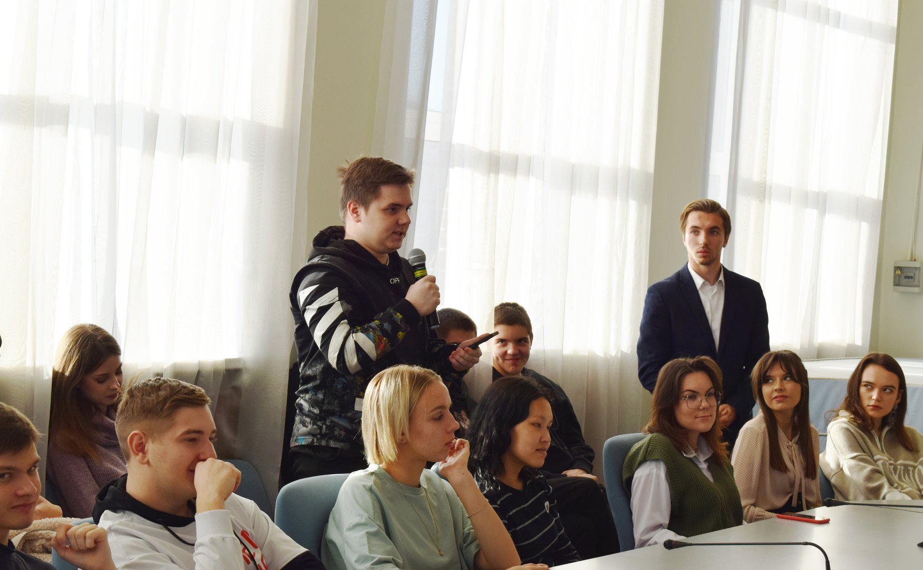 Павел Тараканов встретился со студентами и учащимися гимназии Тюменского государственного университета