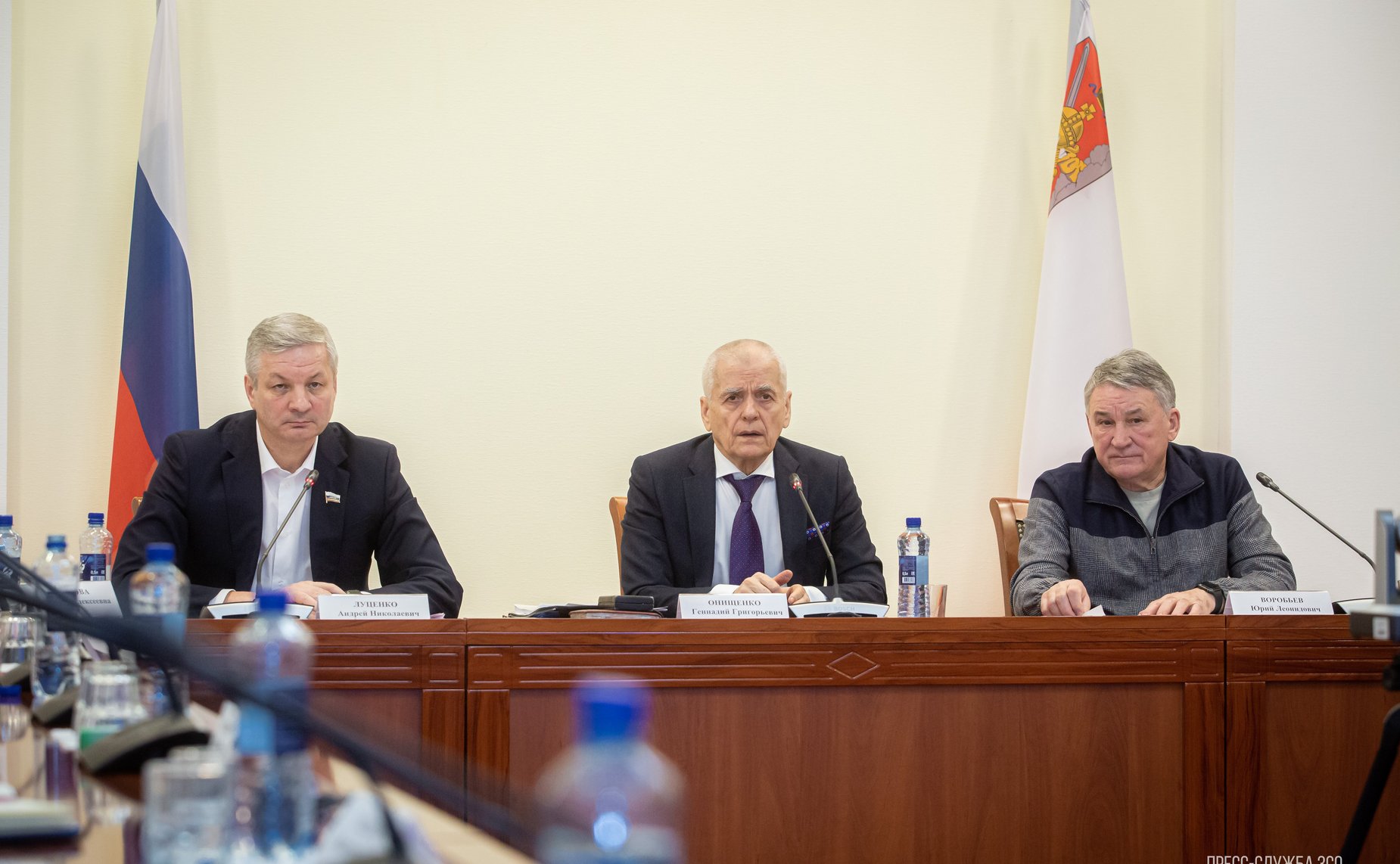 Юрий Воробьев принял участие в очередном заседании Дискуссионного клуба Молодежного парламента при Законодательном Собрании субъекта РФ