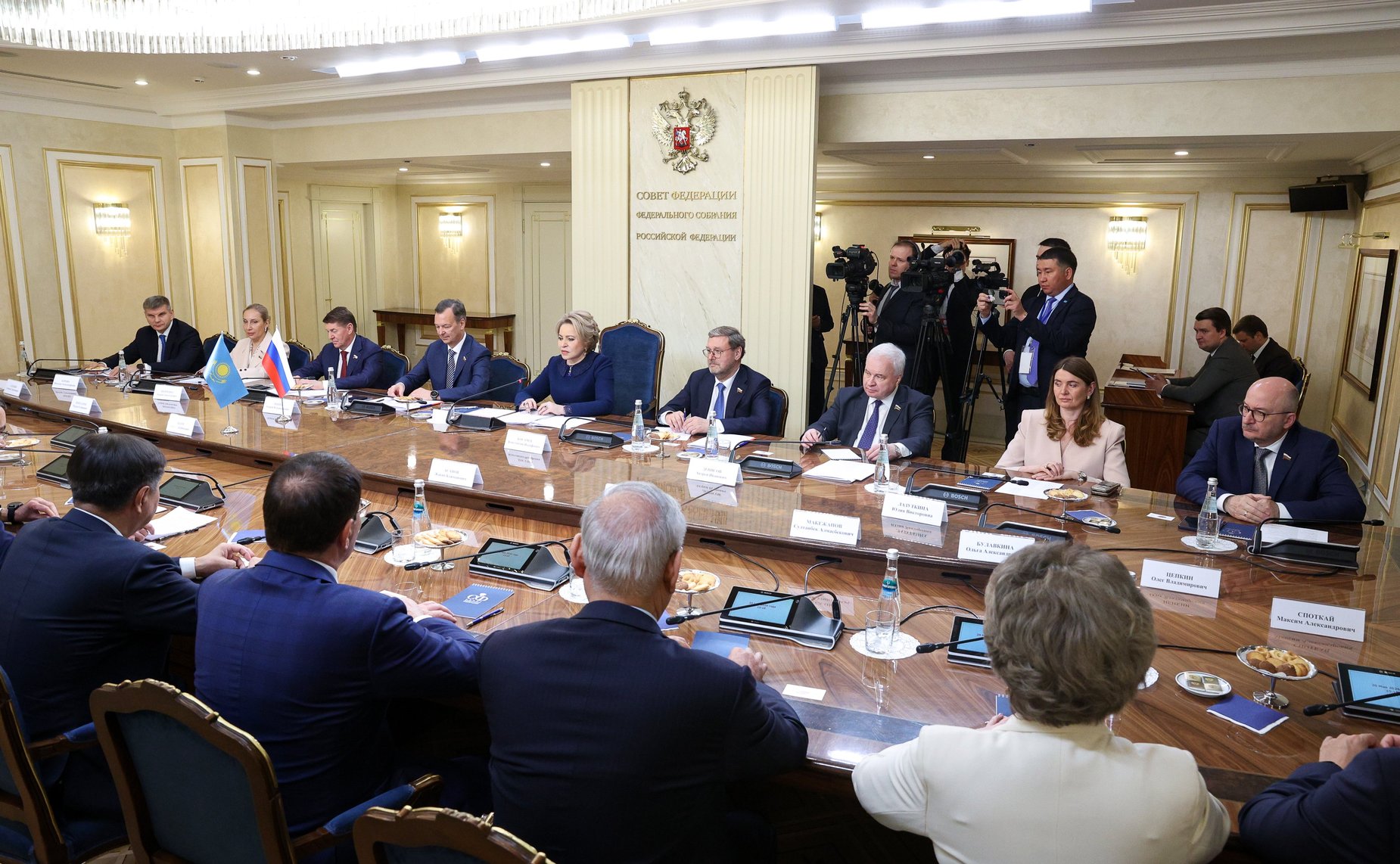 Встреча Председателя Совета Федерации Валентины Матвиенко с Председателем Сената Парламента Республики Казахстан Мауленом Ашимбаевым