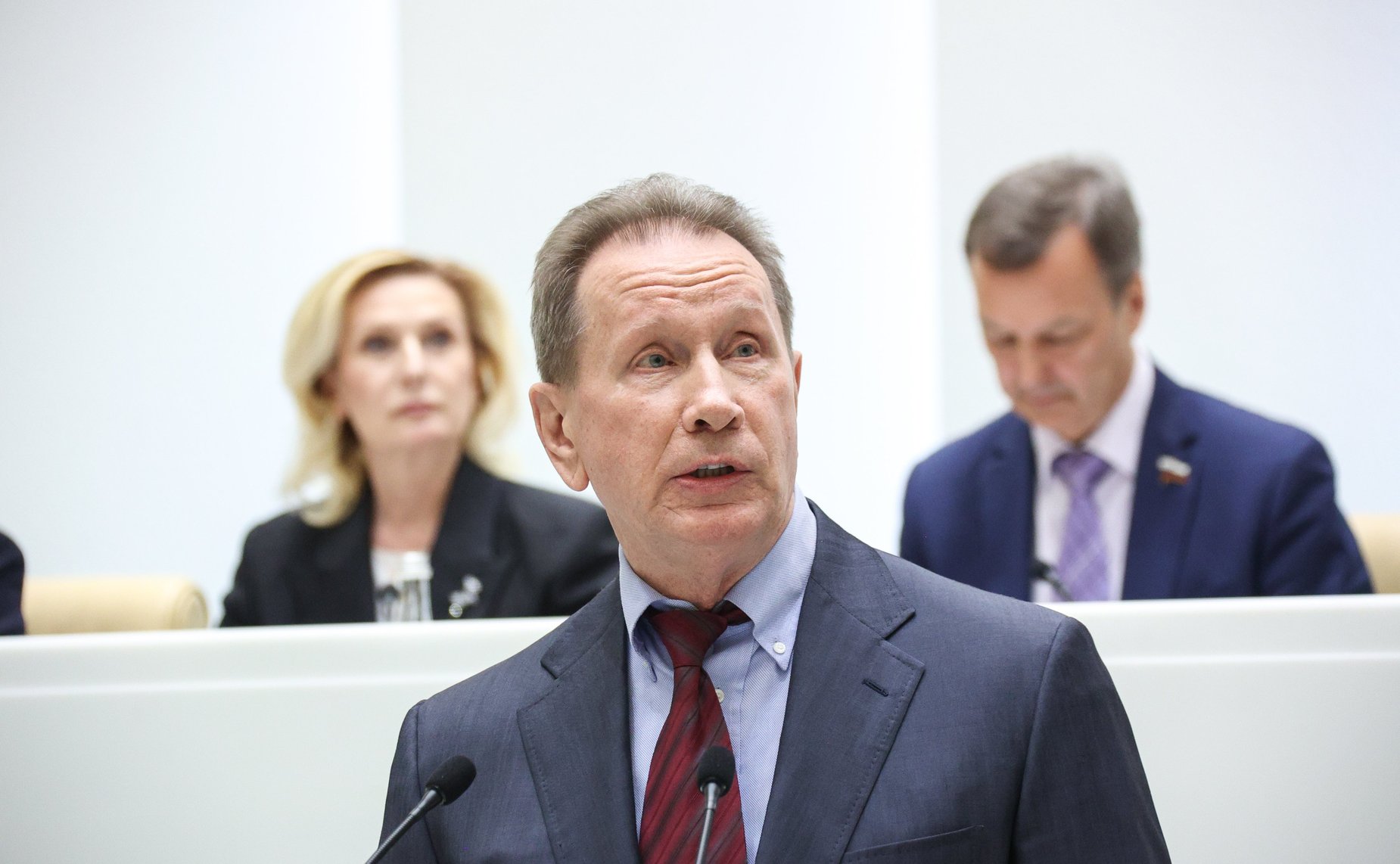 Виктор Золотов