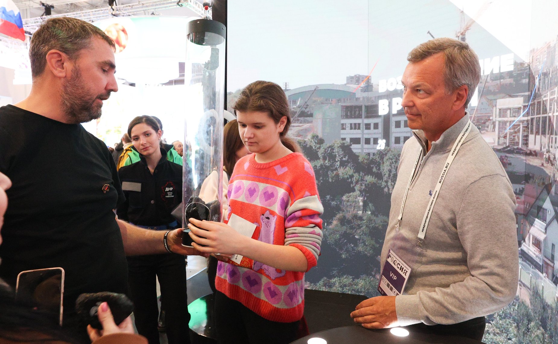 Валентина Матвиенко приняла участие в марафоне Российского общества «Знание», который проходит на Международной выставке-форуме «Россия» на ВДНХ