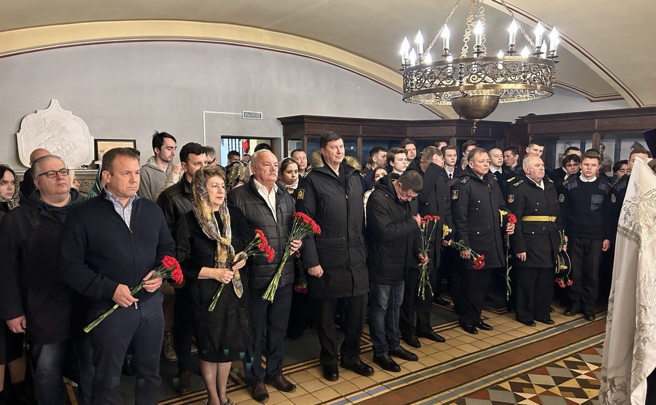 Екатерина Алтабаева в рамках региональной недели приняла участие в памятных мероприятиях, посвященных 218-й годовщине со дня рождения вице-адмирала Владимира Алексеевича Корнилова