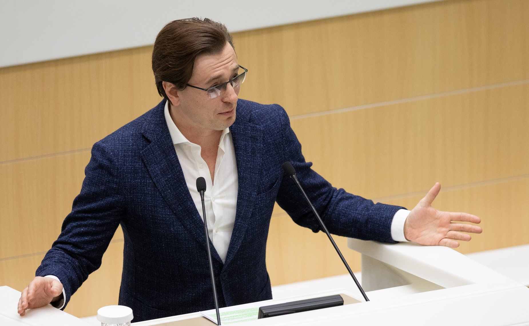 Сергей Безруков