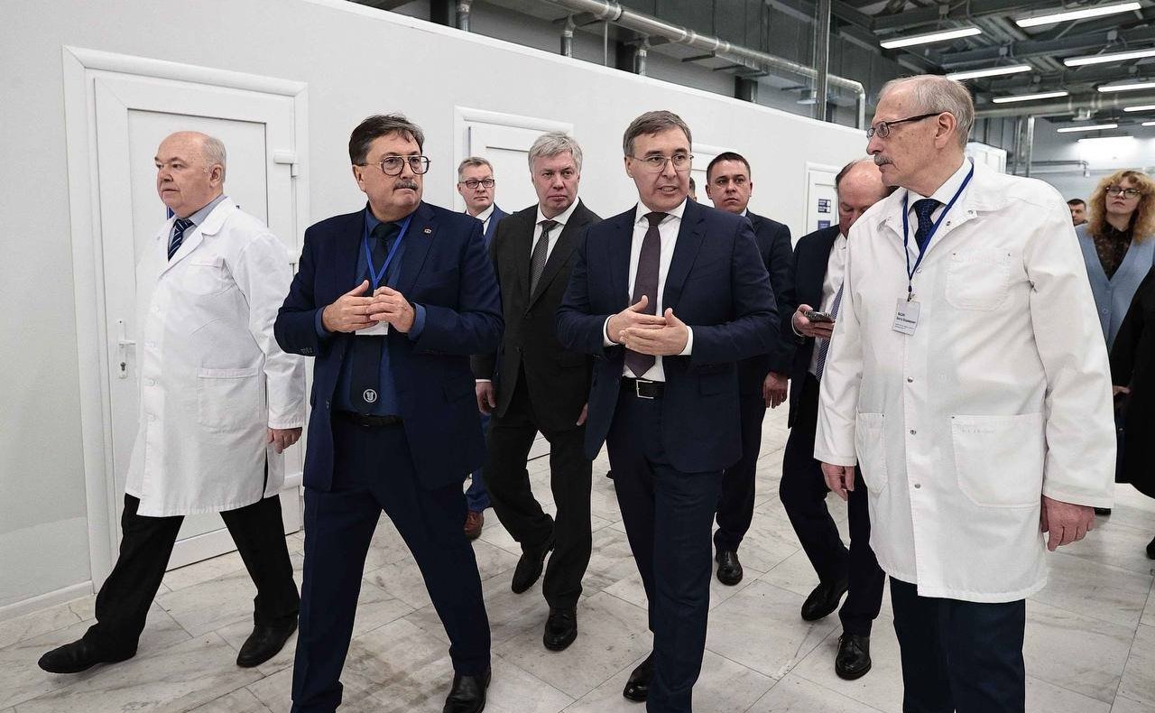 Айрат Гибатдинов посетил Научно-производственное предприятие «Завод Искра»