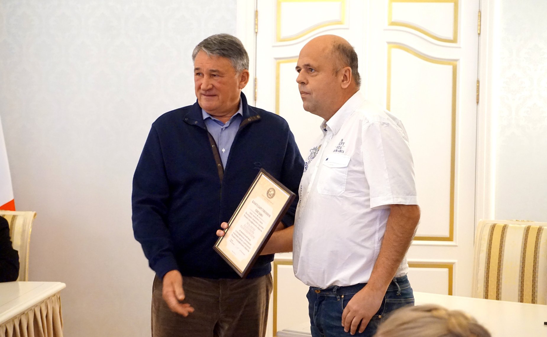 Юрий Воробьев вручил награды и памятные подарки участникам грантового проекта РГО 2017 года «Онежская экспедиция»