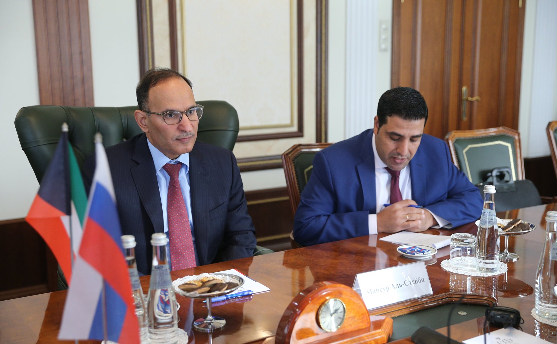 Встреча председателя Комитета Совета Федерации по международным делам Григория Карасина с Чрезвычайным и Полномочным Послом Государства Кувейт в РФ